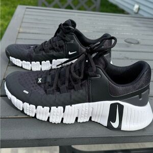 Nike Free Metcon 5 Women’s (size 8)